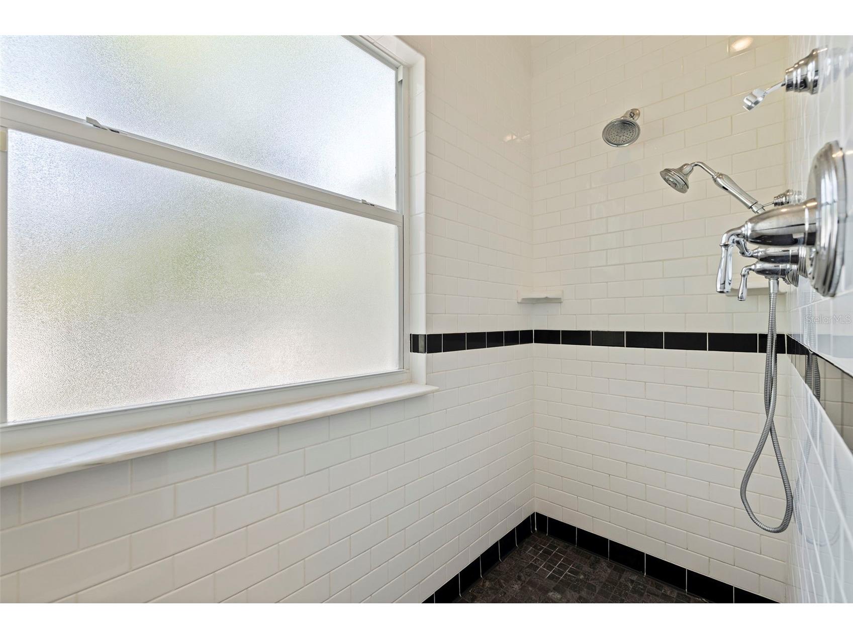 1260 10th Street N Saint Petersburg FL 33705 TB8502536 image29