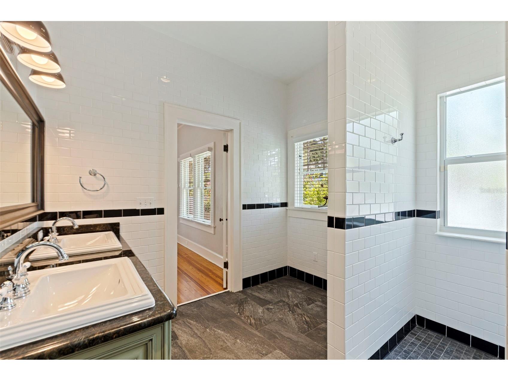 1260 10th Street N Saint Petersburg FL 33705 TB8502536 image30