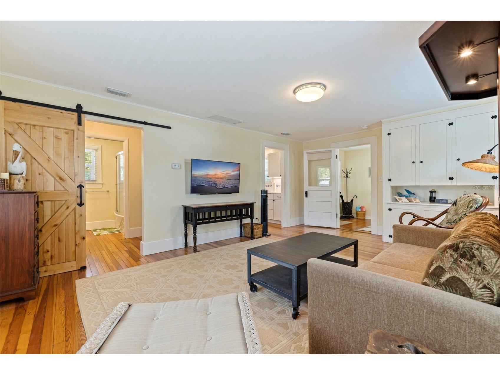 1260 10th Street N Saint Petersburg FL 33705 TB8502536 image45