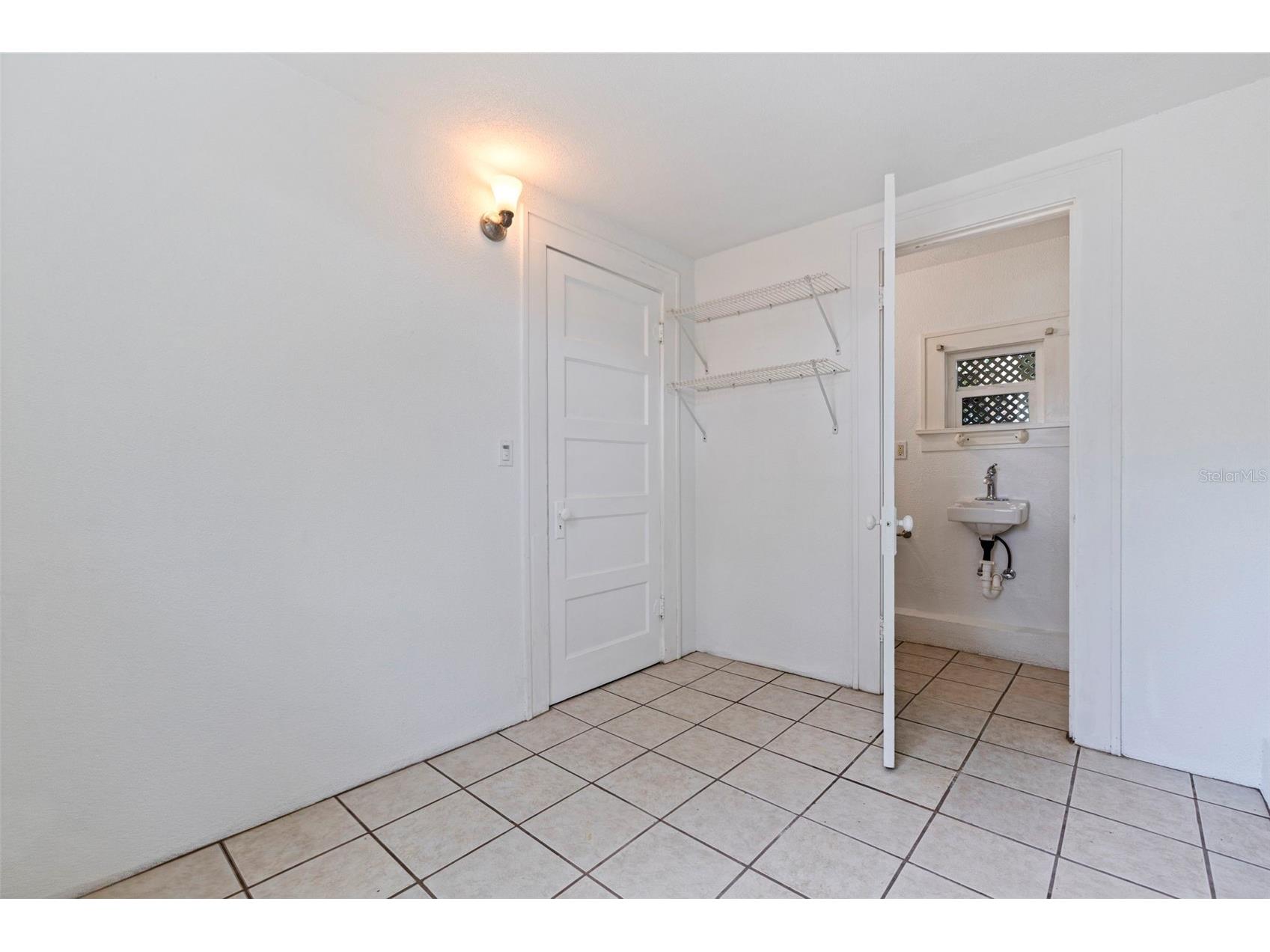 1260 10th Street N Saint Petersburg FL 33705 TB8502536 image52