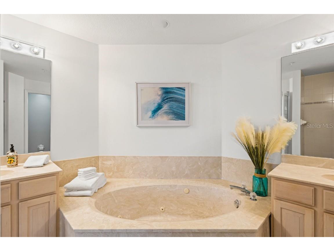 1260 Dolphin Bay Way #203 Sarasota FL 34242 - INTRACOASTAL WATERWAY A4616567 image22