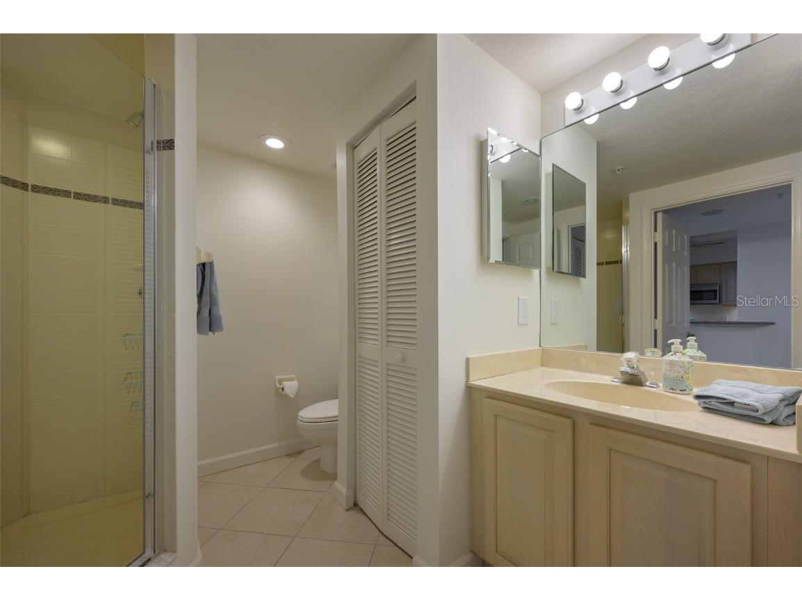 1260 Dolphin Bay Way #203 Sarasota FL 34242 - INTRACOASTAL WATERWAY A4616567 image24