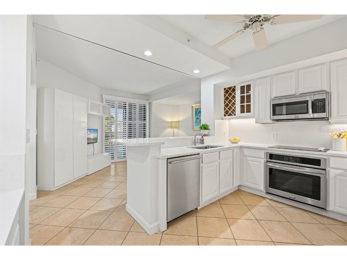 1260 Dolphin Bay Way #203 Sarasota FL 34242 - INTRACOASTAL WATERWAY A4616567 image4