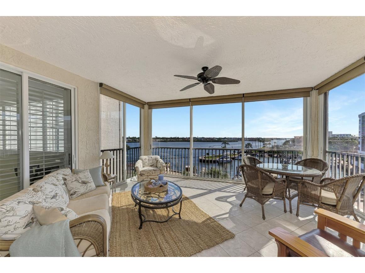 1260 Dolphin Bay Way #402 Sarasota FL 34242 A4633956 image1