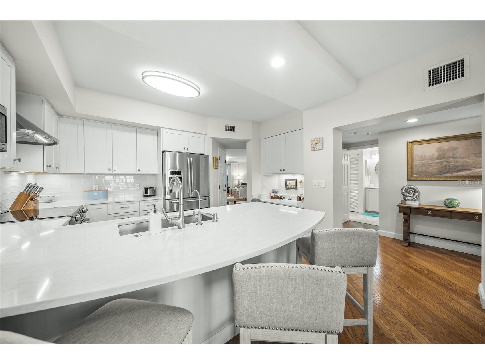 1260 Dolphin Bay Way #403 Sarasota FL 34242 A4680107 image10