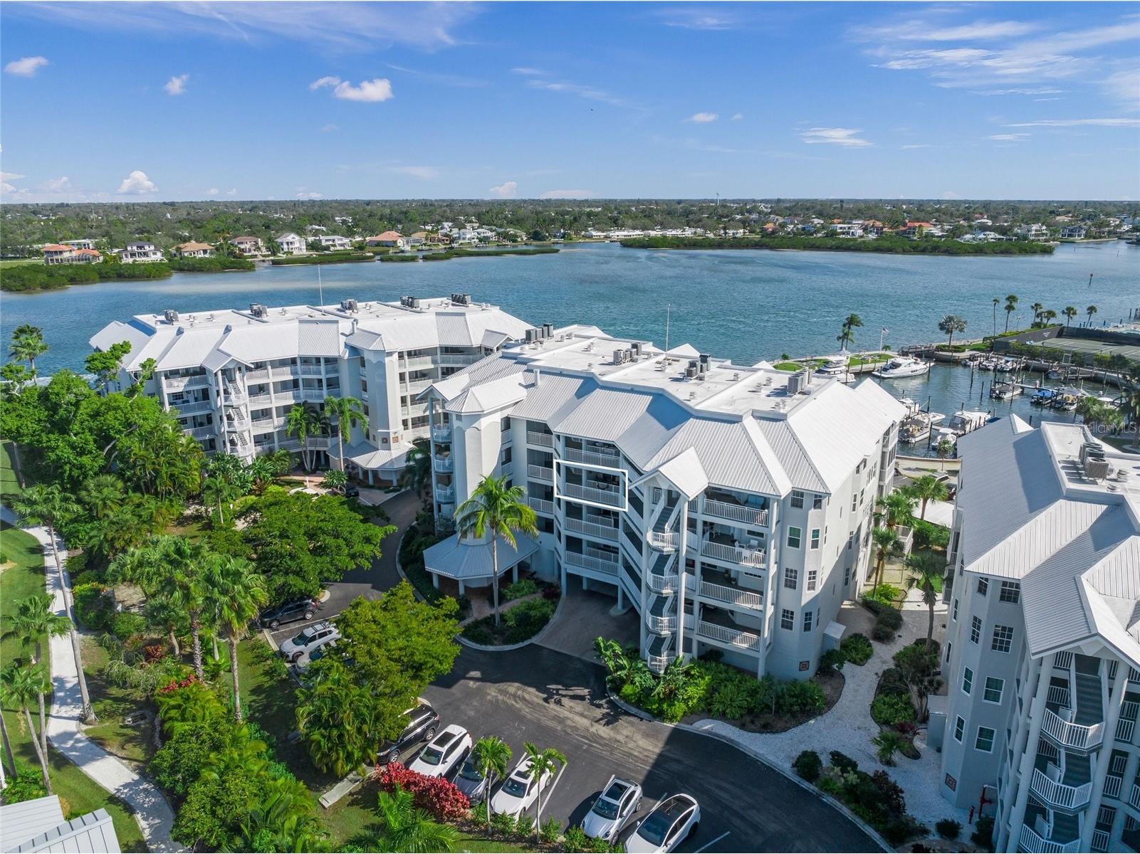 1260 Dolphin Bay Way #403 Sarasota FL 34242 A4680107 image2