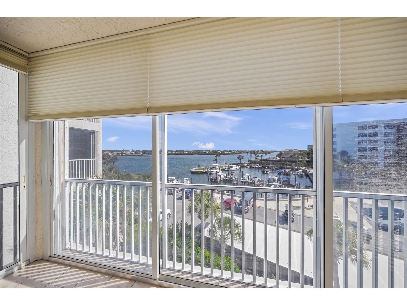 1260 Dolphin Bay Way #403 Sarasota FL 34242 A4680107 image24