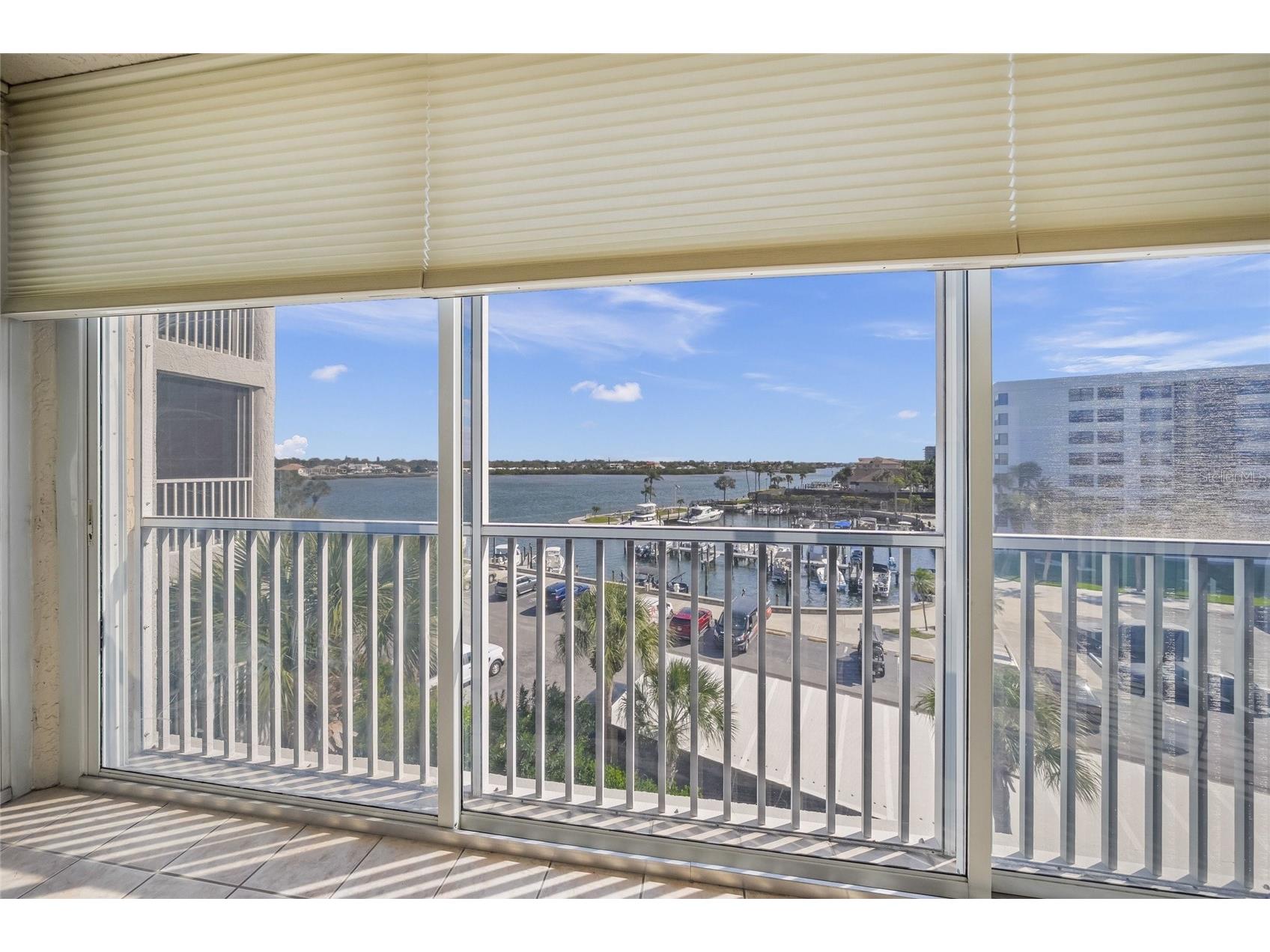 1260 Dolphin Bay Way #403 Sarasota FL 34242 A4680107 image25