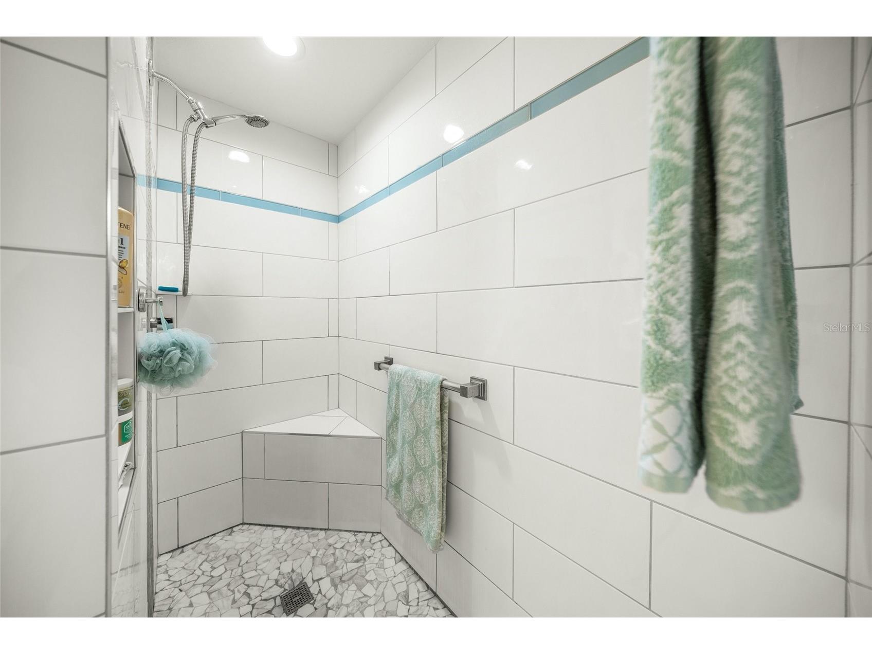 1260 Dolphin Bay Way #403 Sarasota FL 34242 A4680107 image33
