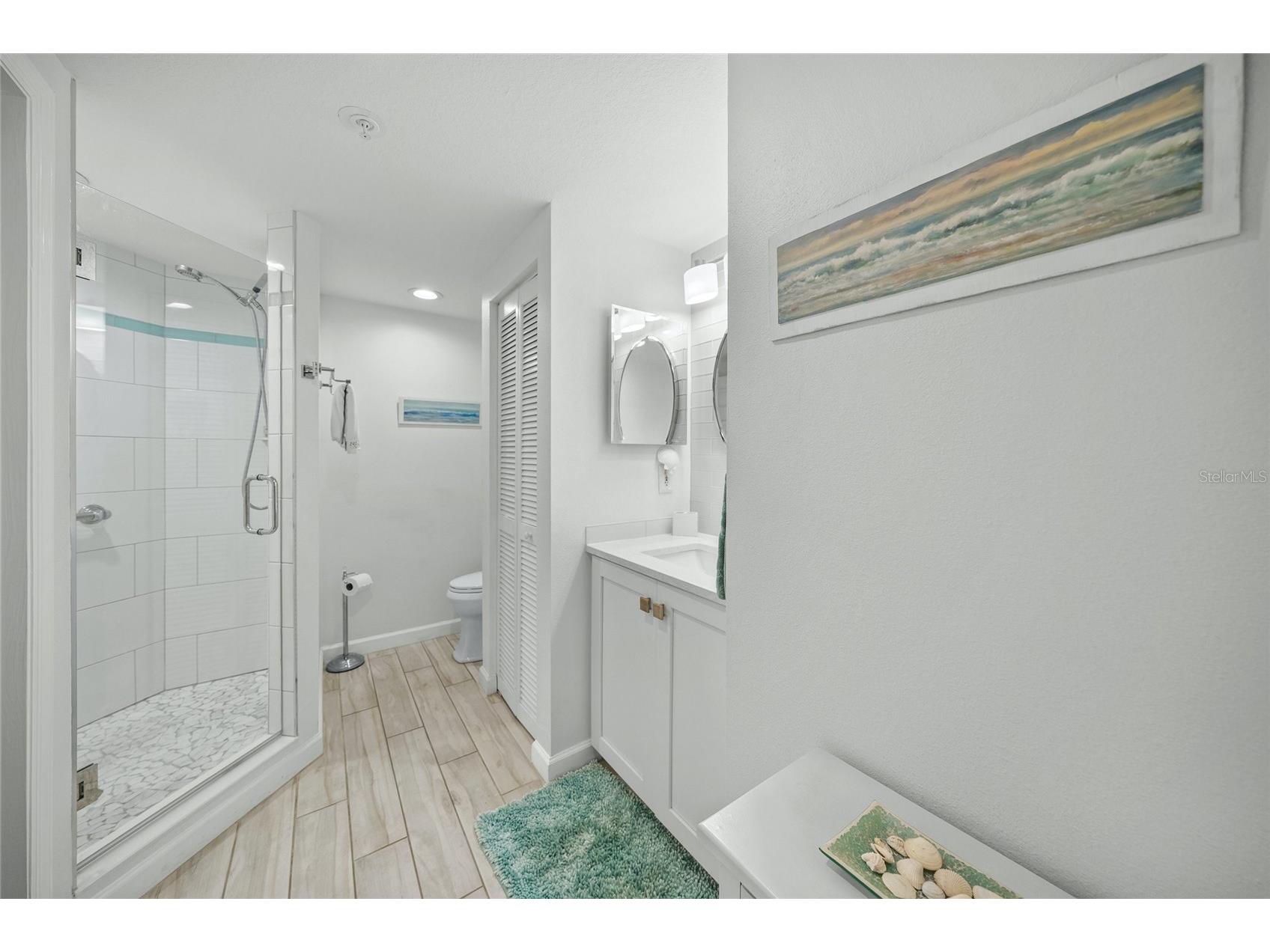 1260 Dolphin Bay Way #403 Sarasota FL 34242 A4680107 image36