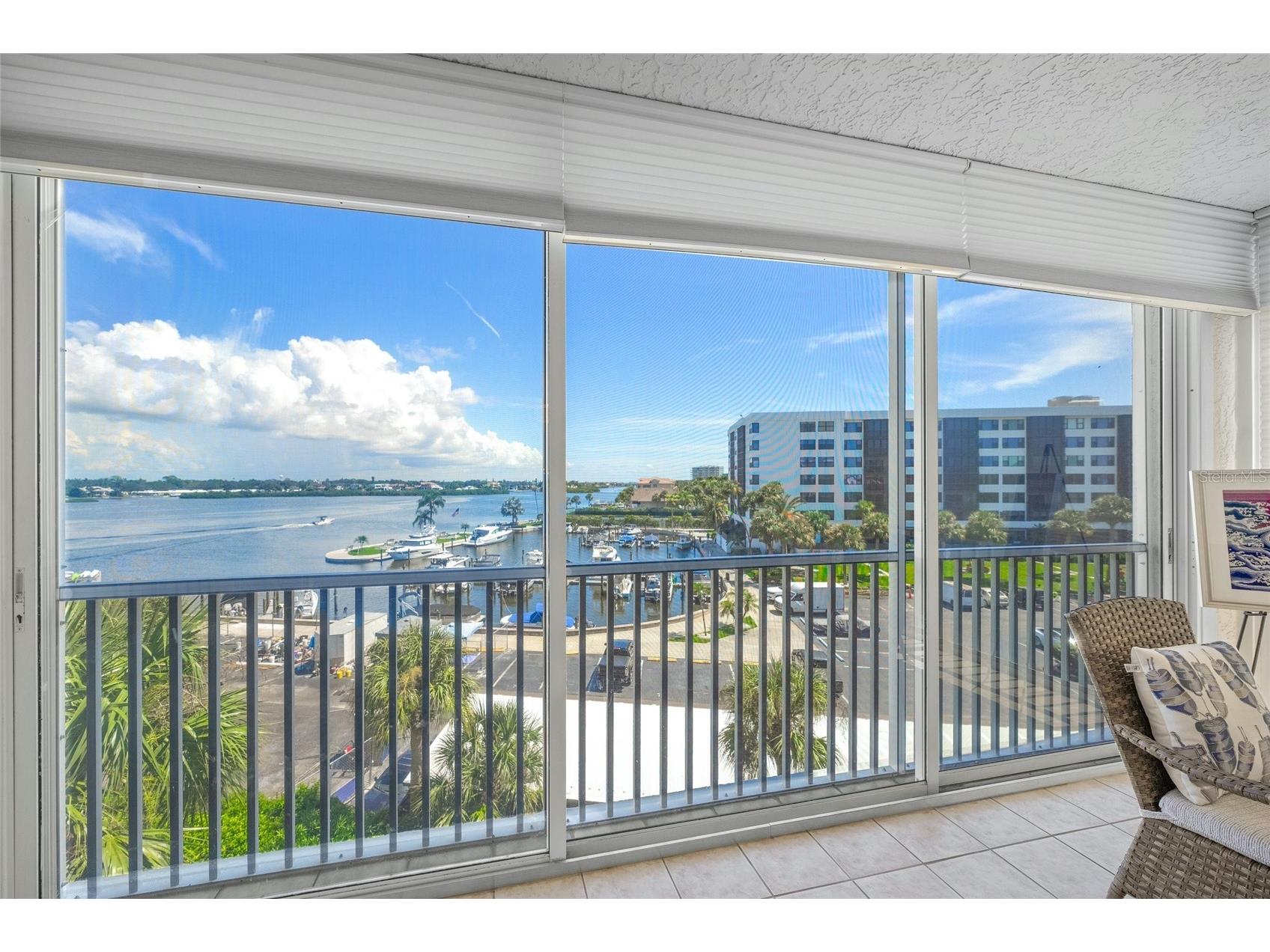 1260 Dolphin Bay Way #403 Sarasota FL 34242 A4680107 image44
