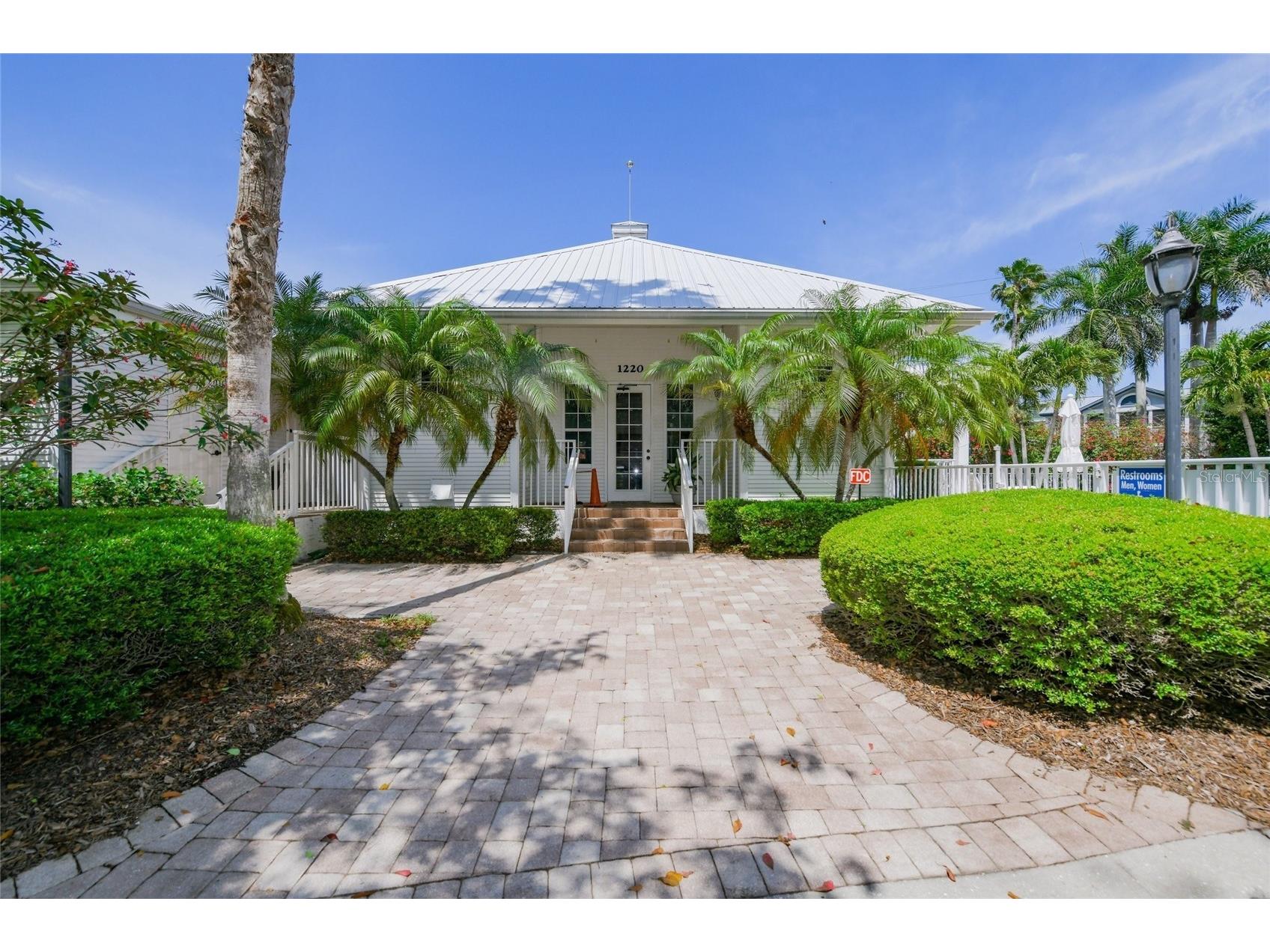 1260 Dolphin Bay Way #403 Sarasota FL 34242 A4680107 image47