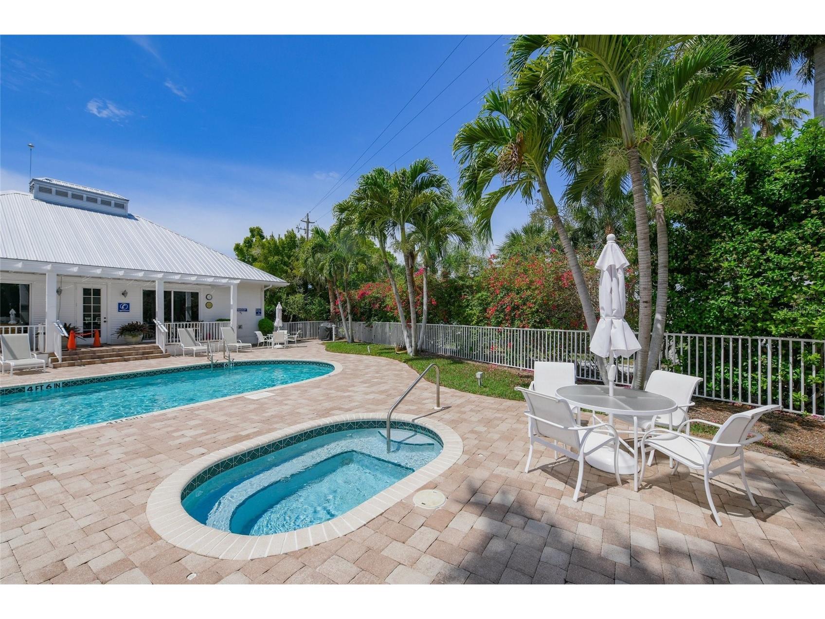 1260 Dolphin Bay Way #403 Sarasota FL 34242 A4680107 image51