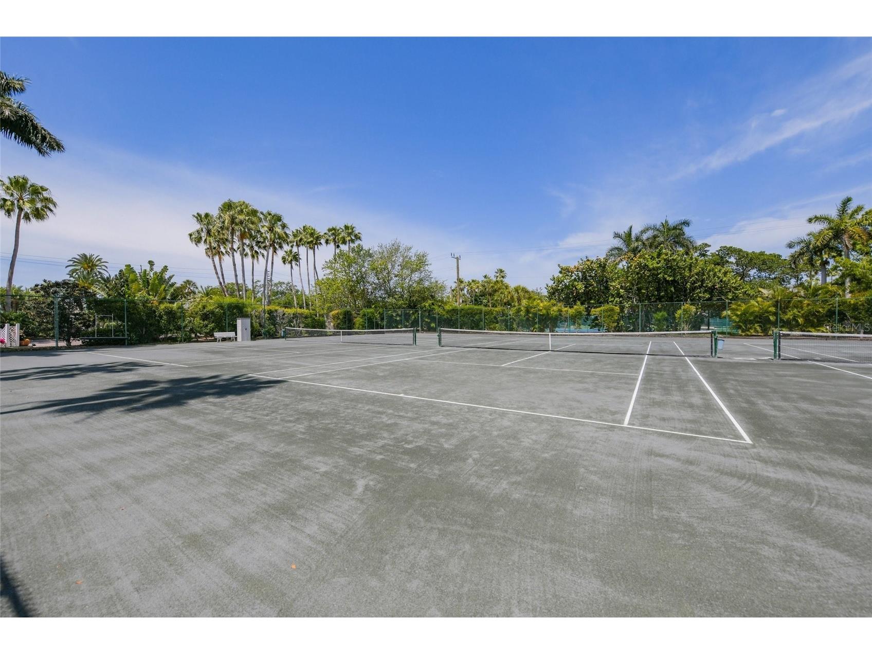 1260 Dolphin Bay Way #403 Sarasota FL 34242 A4680107 image52