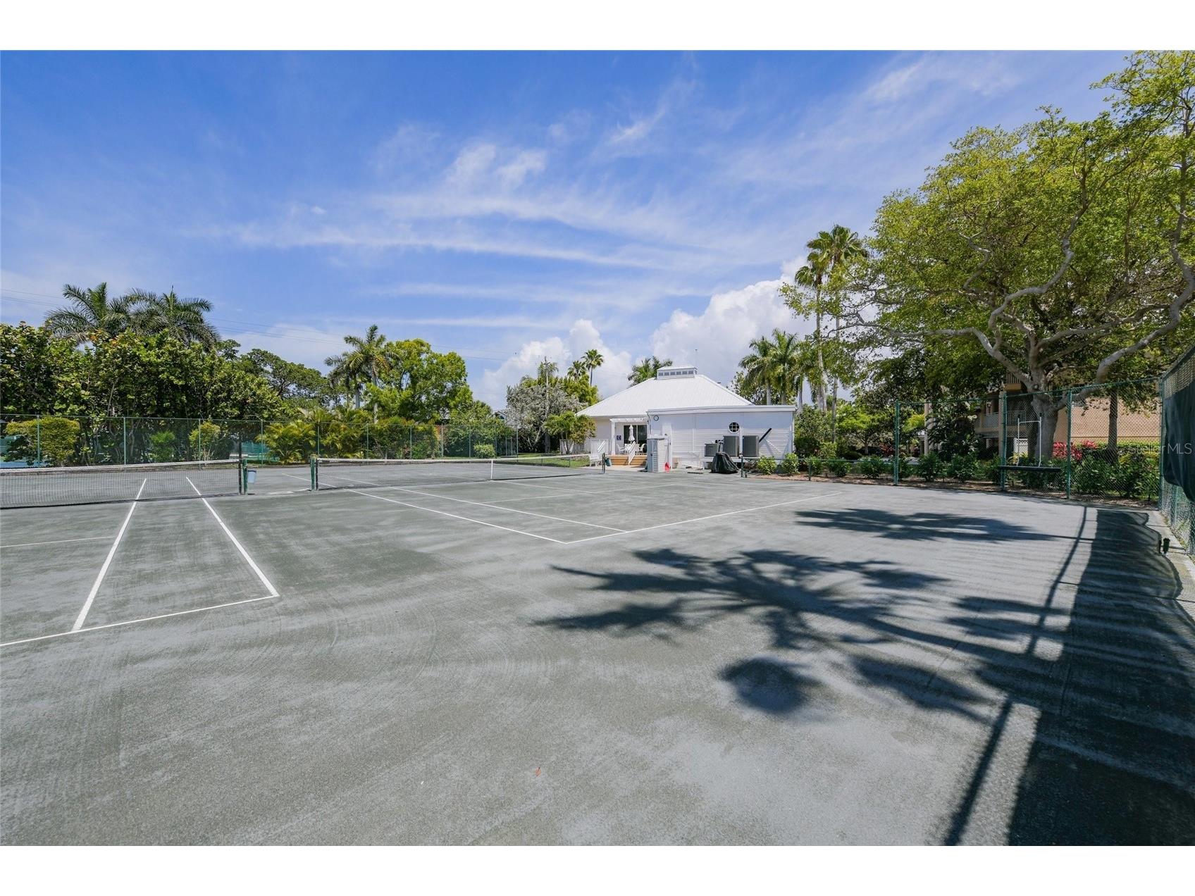 1260 Dolphin Bay Way #403 Sarasota FL 34242 A4680107 image53