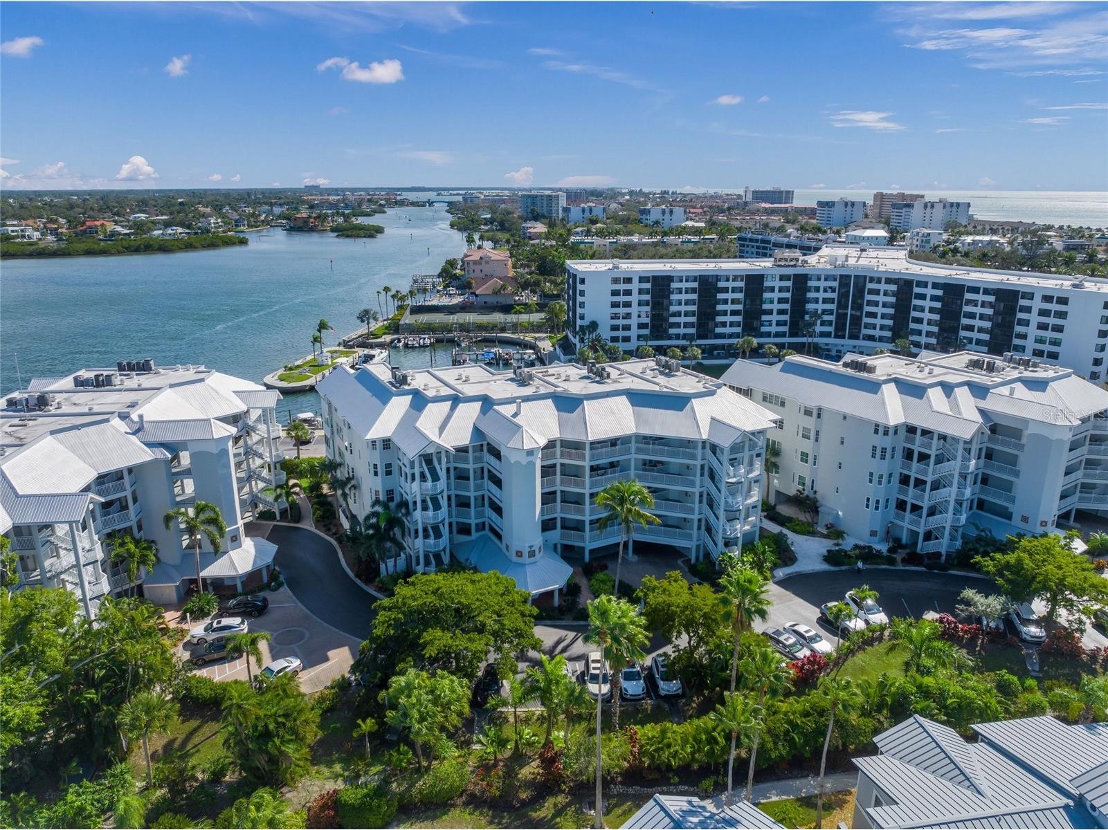 1260 Dolphin Bay Way #403 Sarasota FL 34242 A4680107 image73