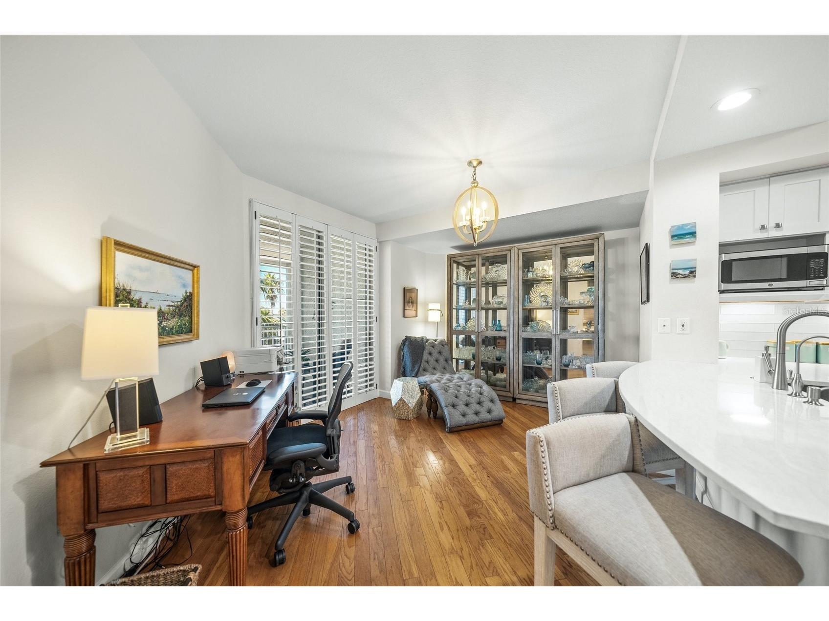 1260 Dolphin Bay Way #403 Sarasota FL 34242 A4680107 image8