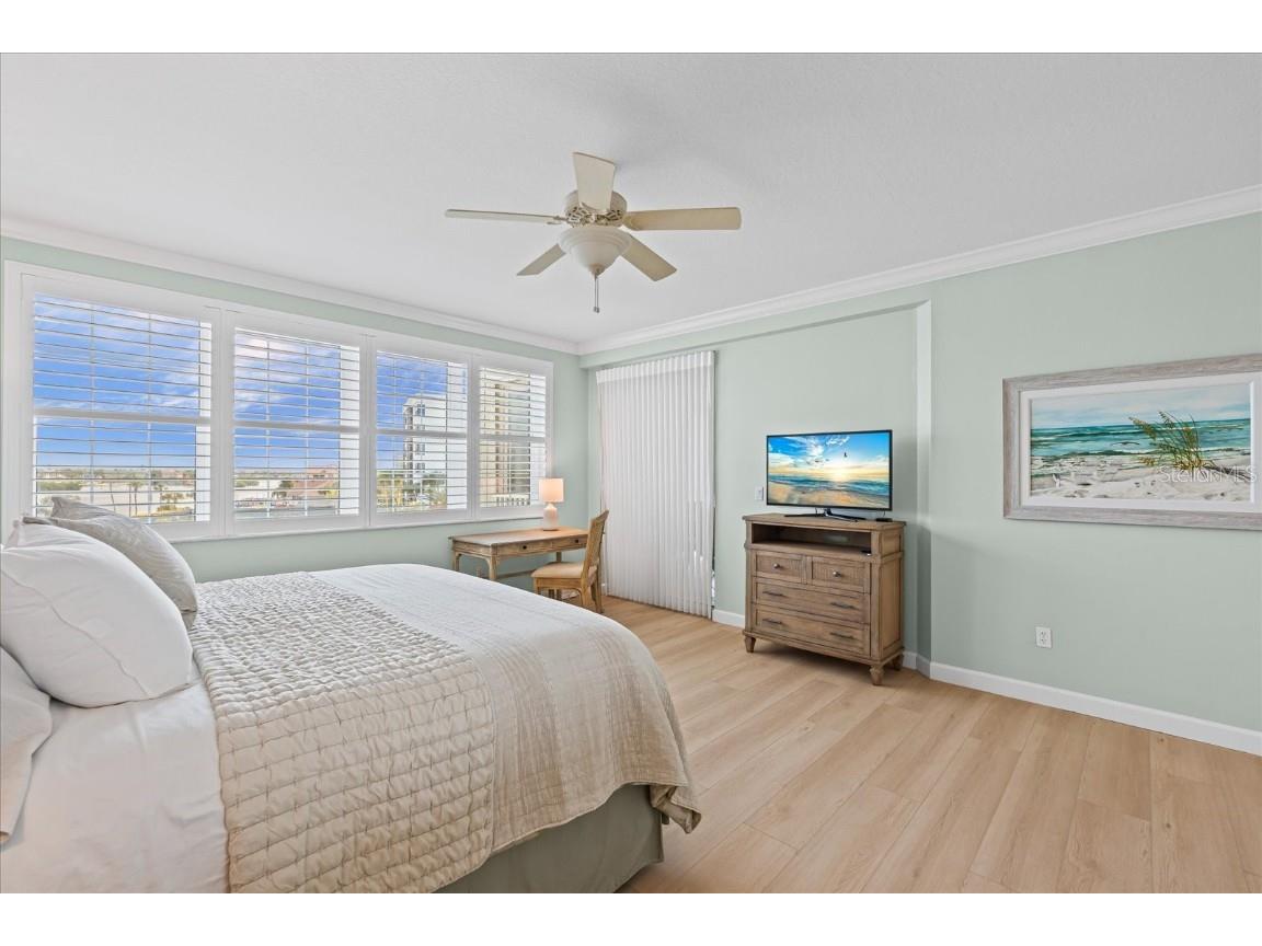 1260 Dolphin Bay Way #404 Sarasota FL 34242 - LITTLE SARASOTA BAY A4673762 image29