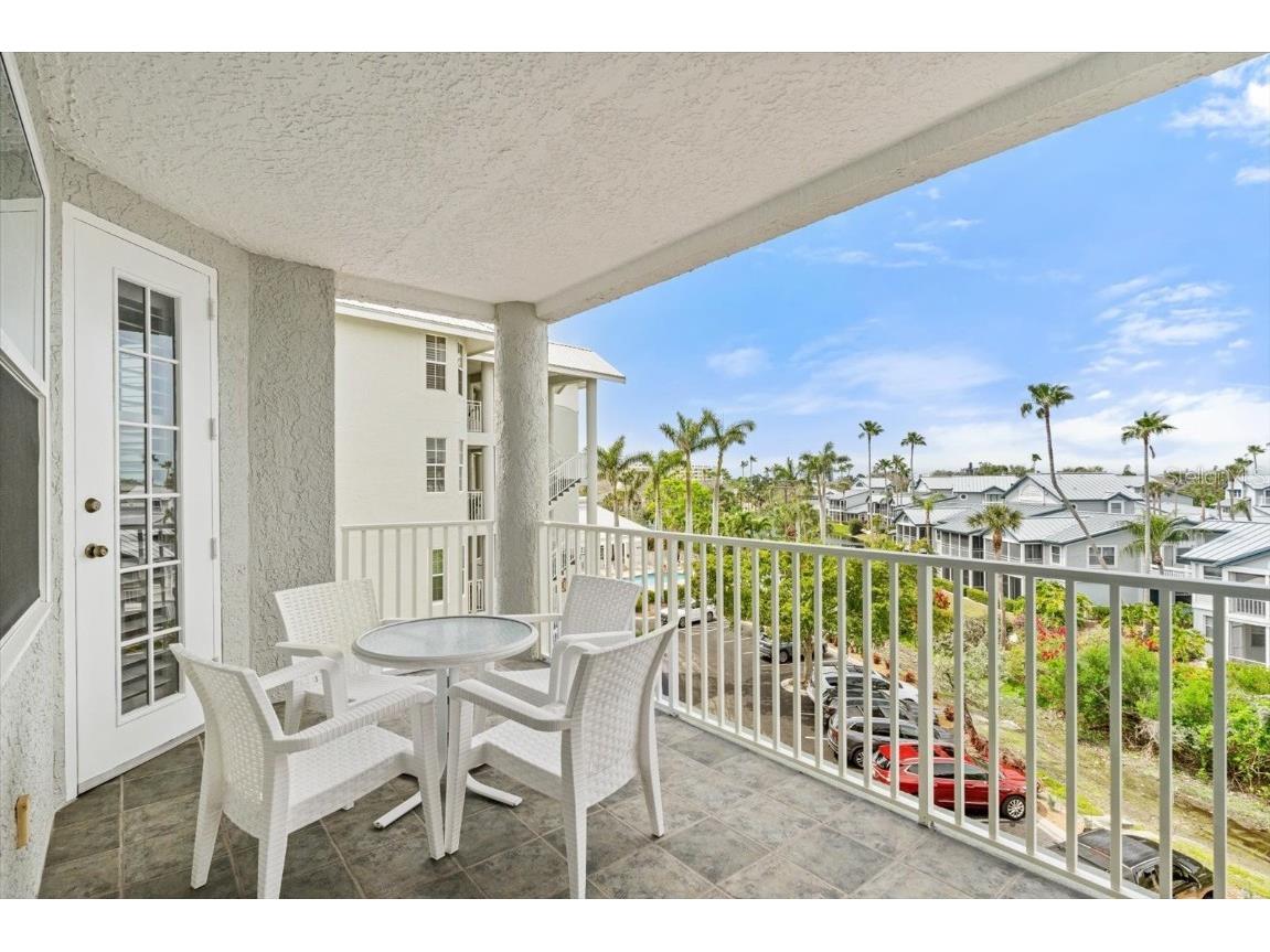 1260 Dolphin Bay Way #404 Sarasota FL 34242 - LITTLE SARASOTA BAY A4673762 image3