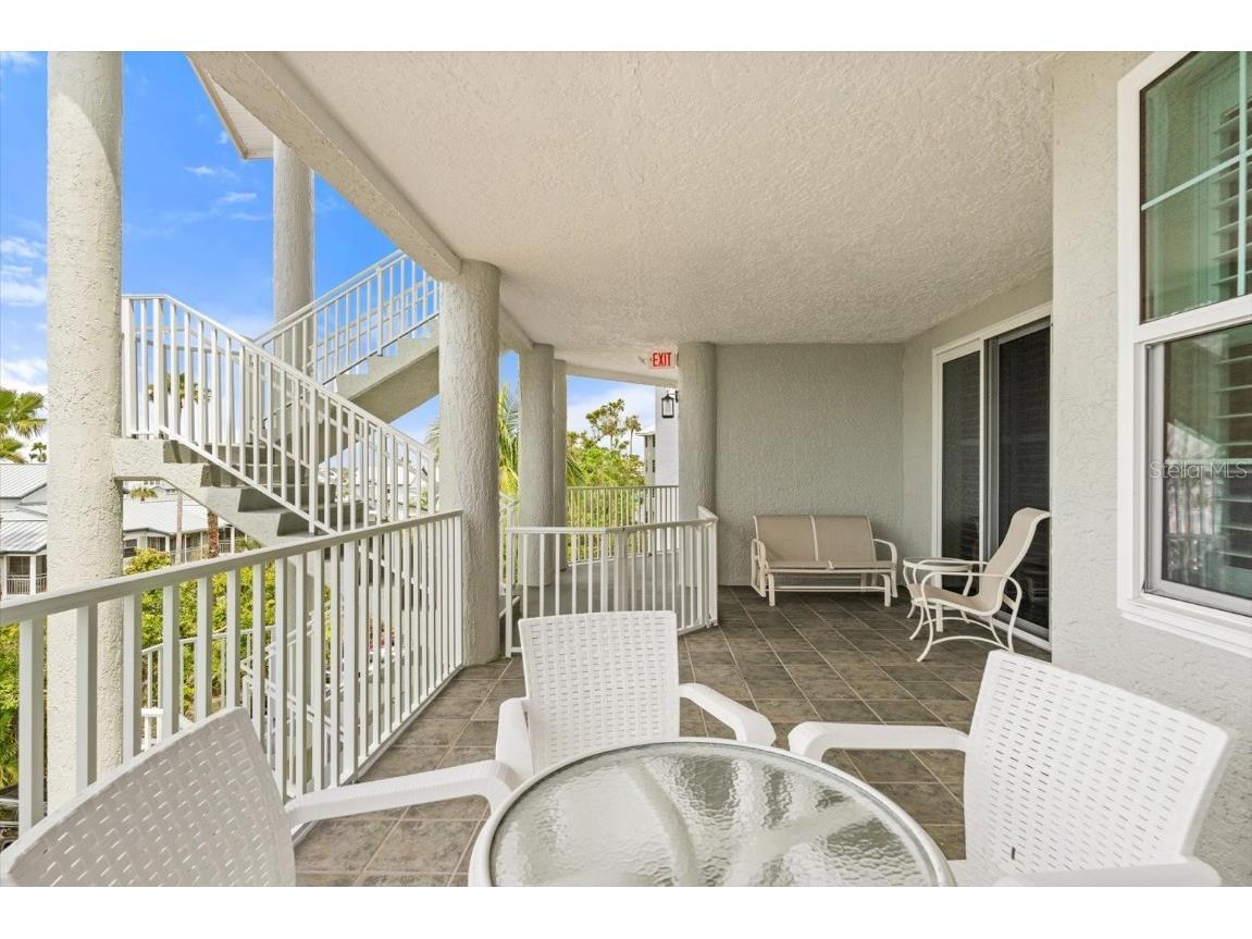 1260 Dolphin Bay Way #404 Sarasota FL 34242 - LITTLE SARASOTA BAY A4673762 image4