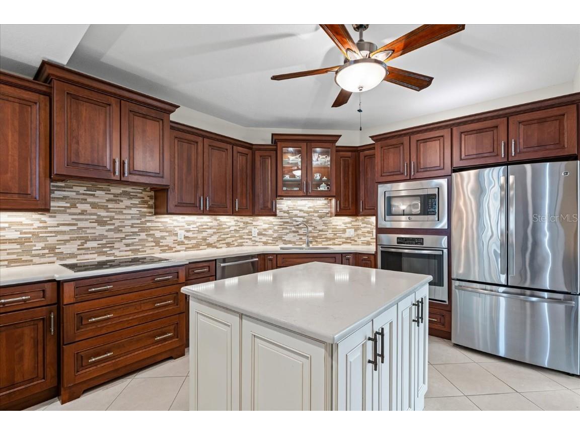 1260 Dolphin Bay Way #404 Sarasota FL 34242 - LITTLE SARASOTA BAY A4673762 image7