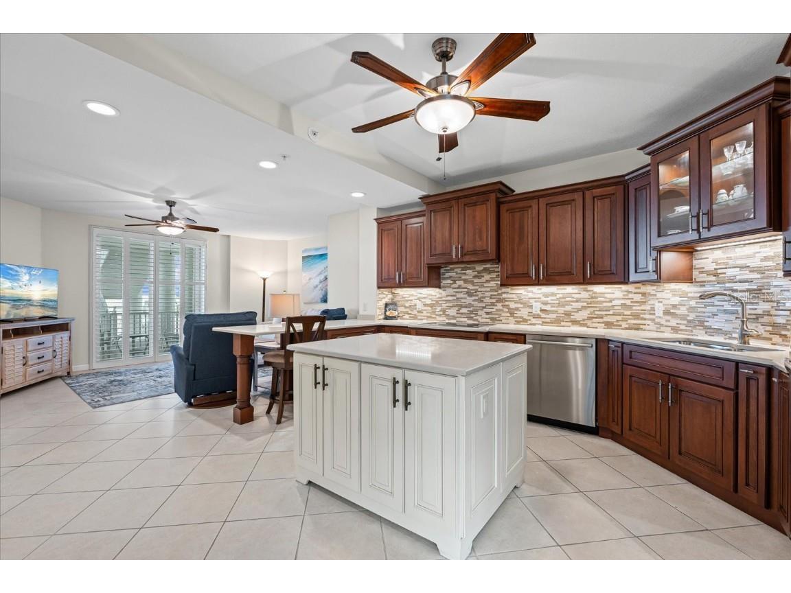 1260 Dolphin Bay Way #404 Sarasota FL 34242 - LITTLE SARASOTA BAY A4673762 image8