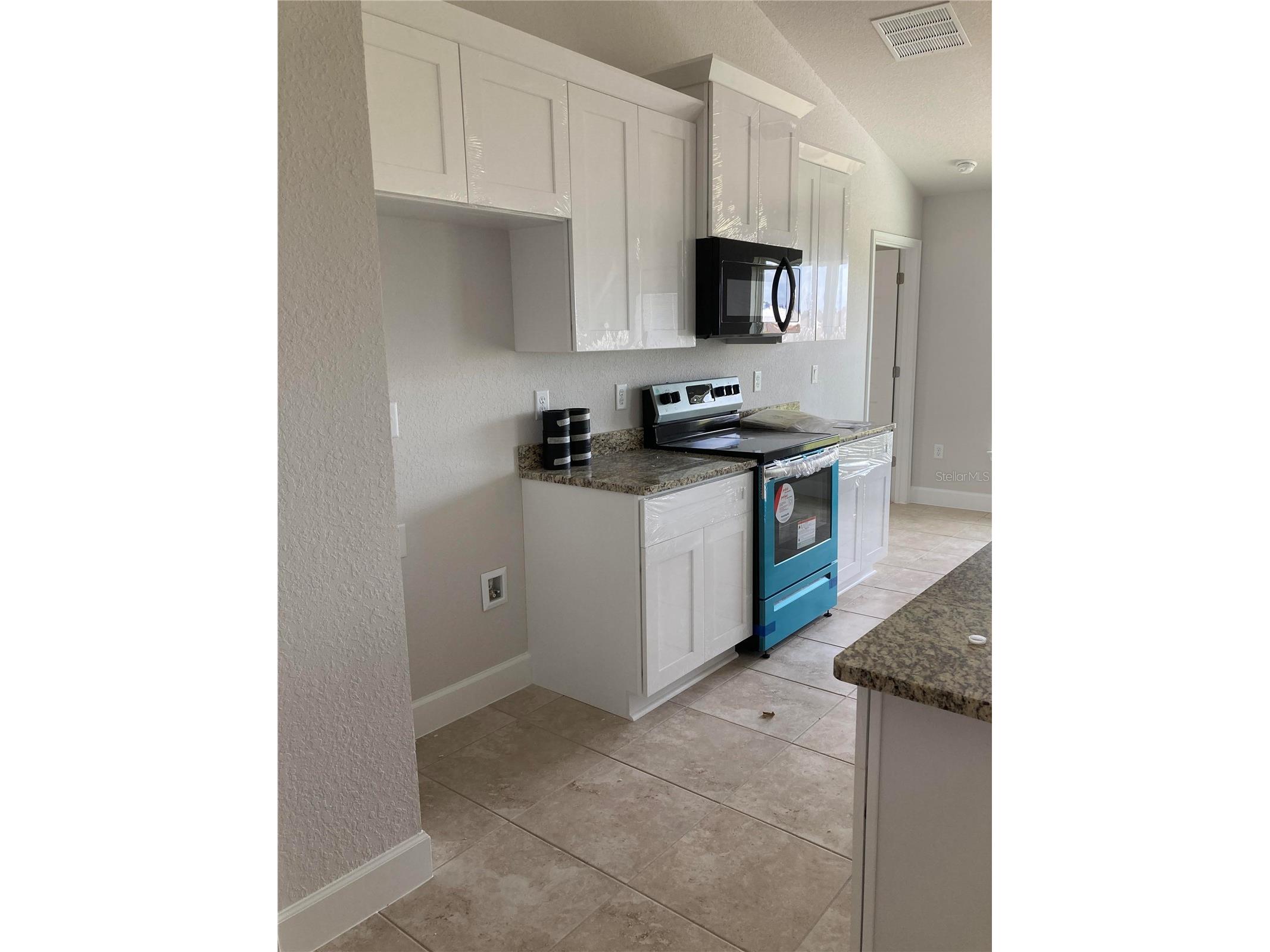 12605 NE 48th Street Oxford FL 34484 OM719776 image5