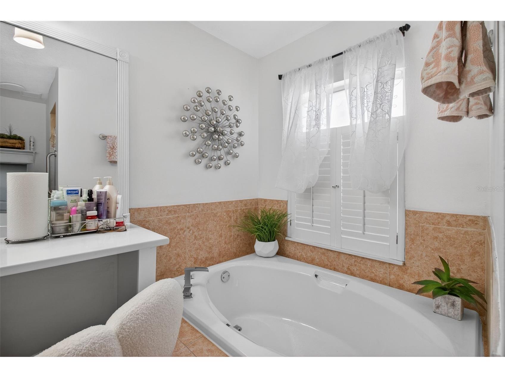 12611 Pineforest Way E Largo FL 33773 TB8511943 image16