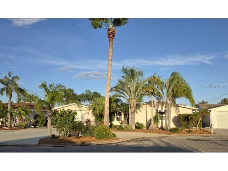 12612 4th Isle Hudson FL 34667 W7880391 image1