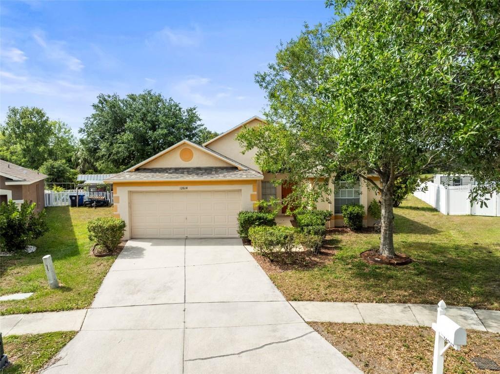 12614 Kings Lake Drive Gibsonton FL 33534 TB8378176 image1