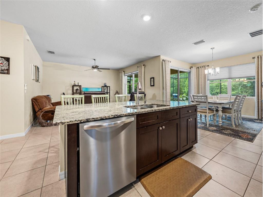 12615 Eastpointe Drive Dade City FL 33525 TB8409687 image19