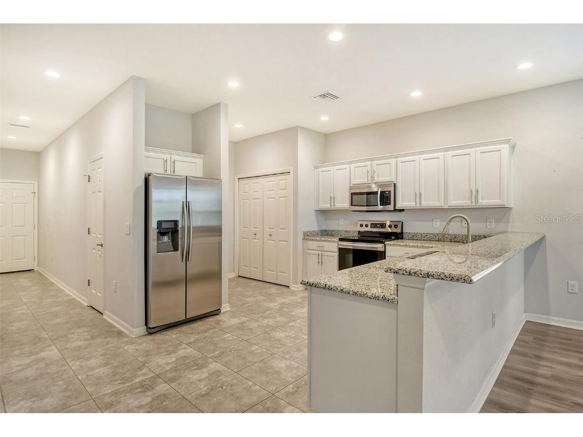 1262 Grantham Drive Sarasota FL 34234 A4675666 image12