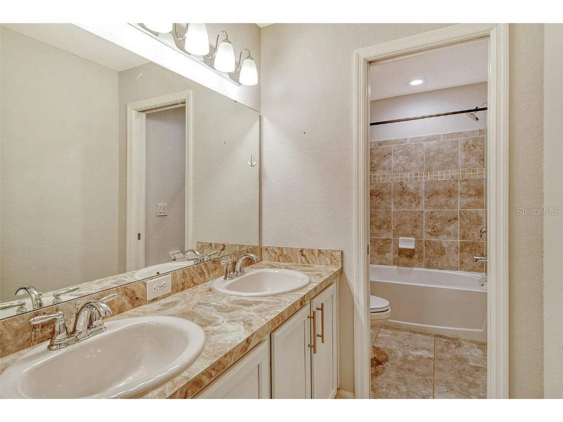 1262 Grantham Drive Sarasota FL 34234 A4675666 image30