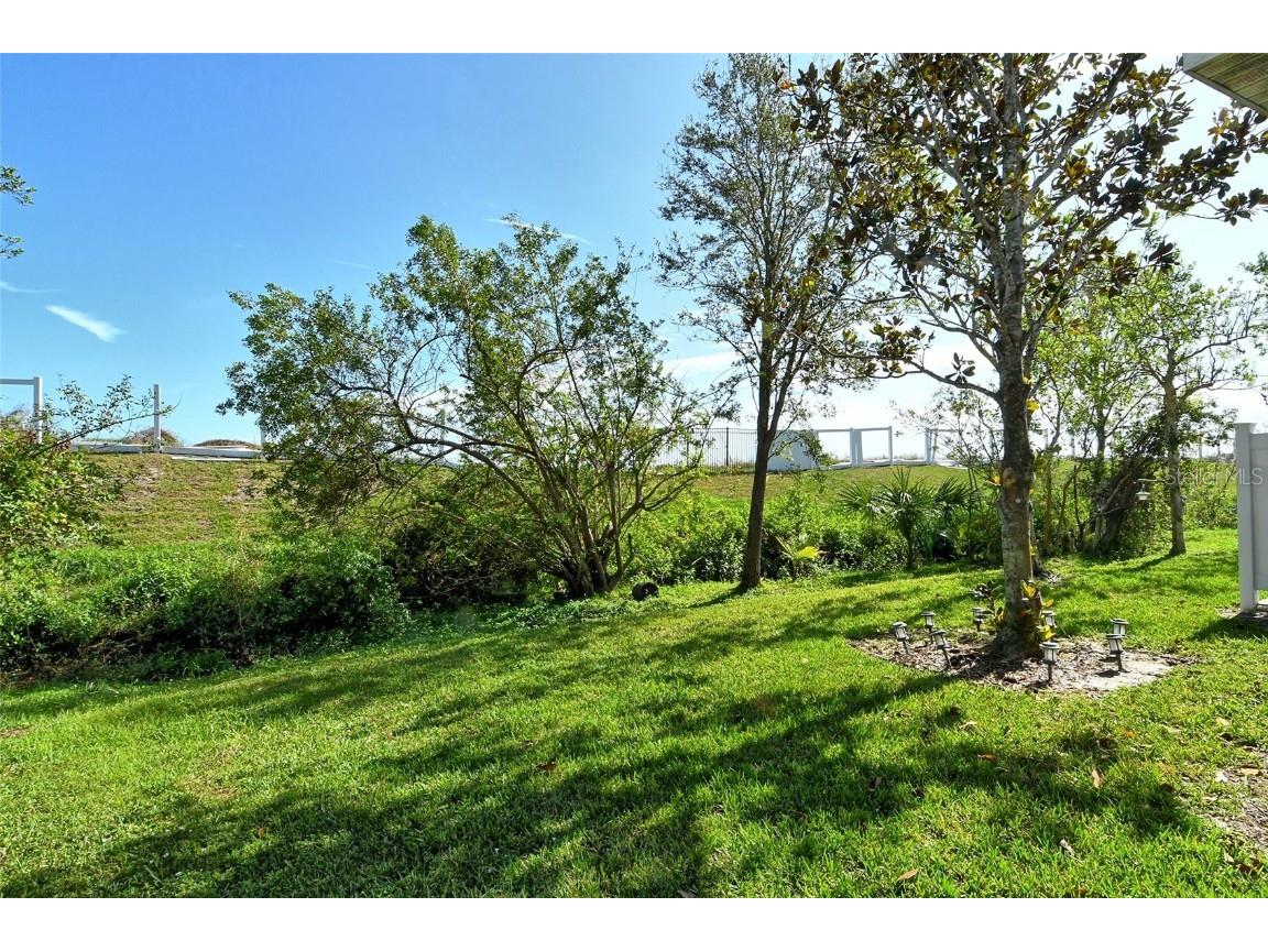 1262 Grantham Drive Sarasota FL 34234 A4675666 image34
