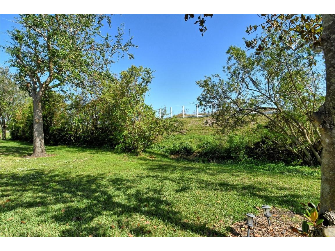 1262 Grantham Drive Sarasota FL 34234 A4675666 image35