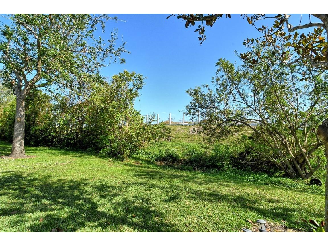 1262 Grantham Drive Sarasota FL 34234 A4675666 image36