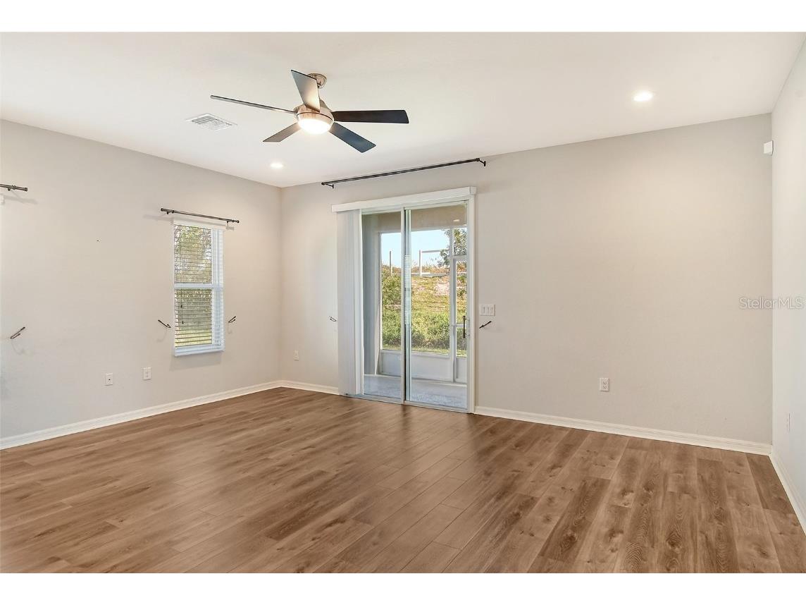 1262 Grantham Drive Sarasota FL 34234 A4675666 image4