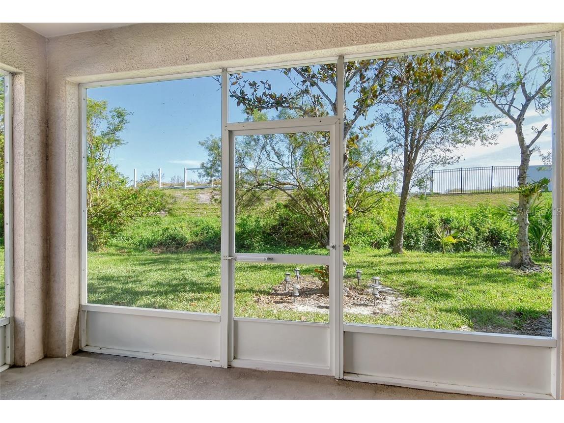 1262 Grantham Drive Sarasota FL 34234 A4675666 image6