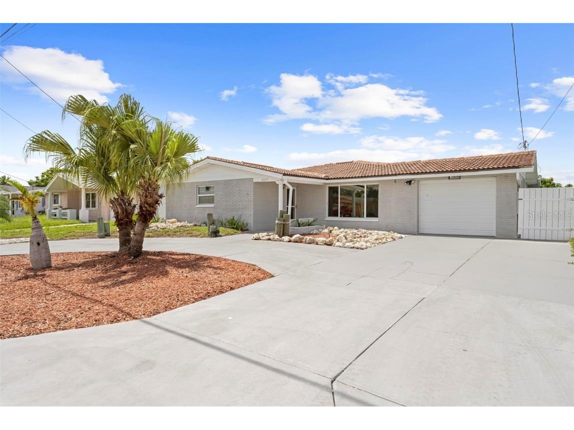 12629 2nd Isle Hudson FL 34667 W7878663 image1