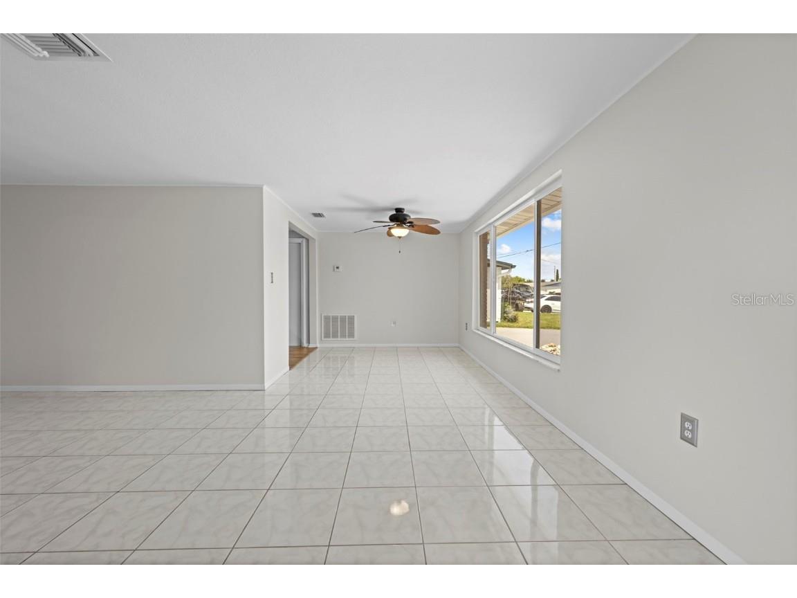 12629 2nd Isle Hudson FL 34667 W7878663 image11