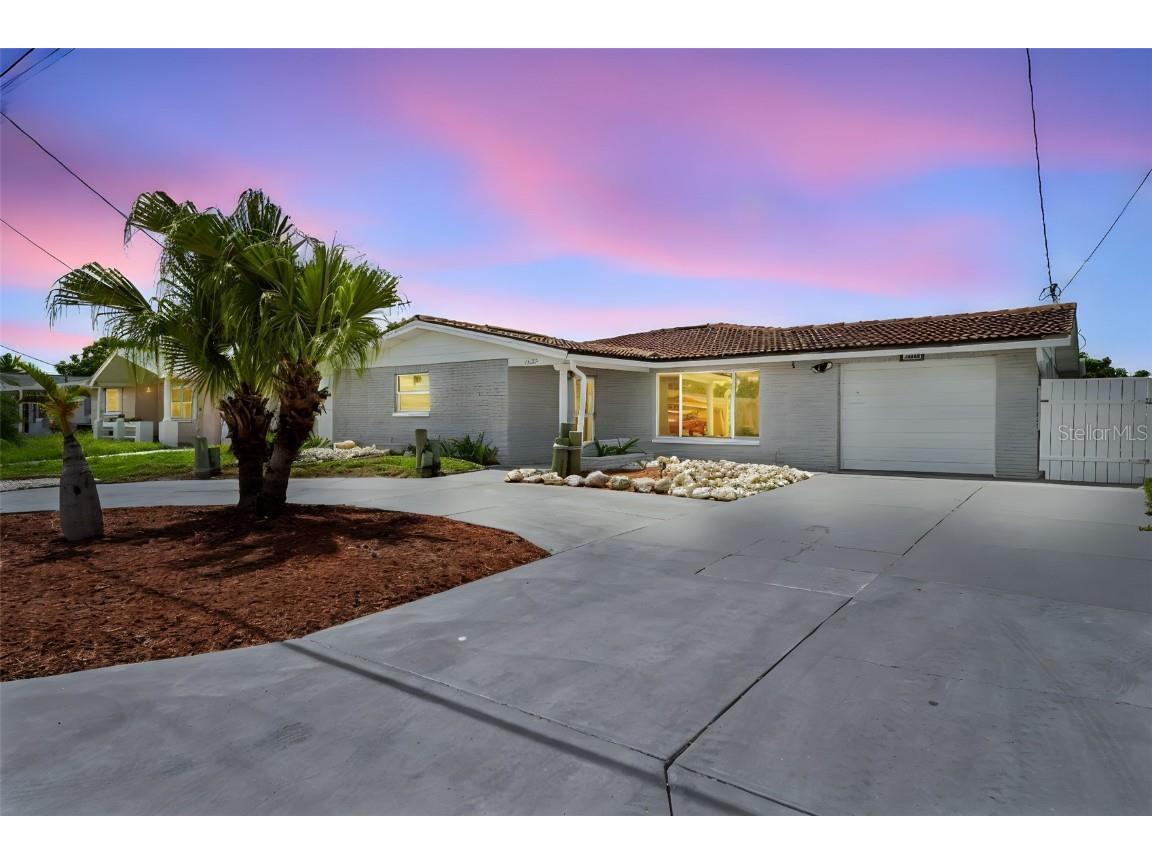 12629 2nd Isle Hudson FL 34667 W7878663 image5