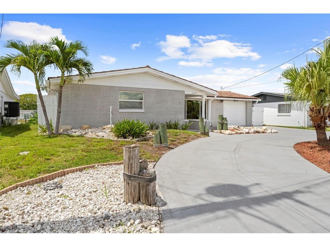 12629 2nd Isle Hudson FL 34667 W7878663 image7