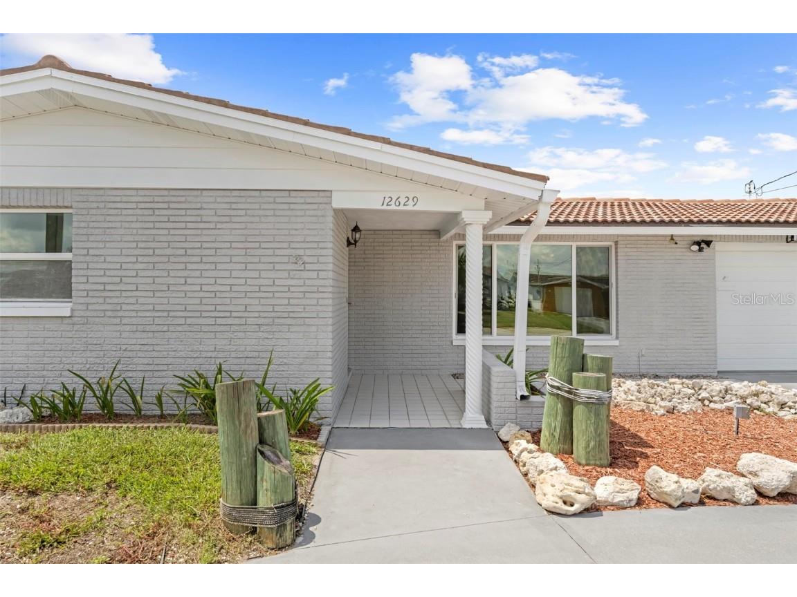 12629 2nd Isle Hudson FL 34667 W7878663 image8