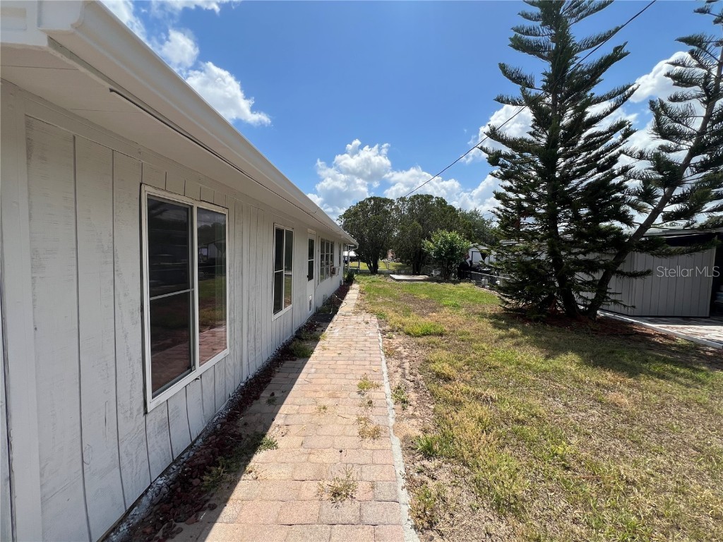 12635 Milwaukee Avenue Tavares FL 32778 - HARRIS CHAIN OF LAKES O6271809 image12