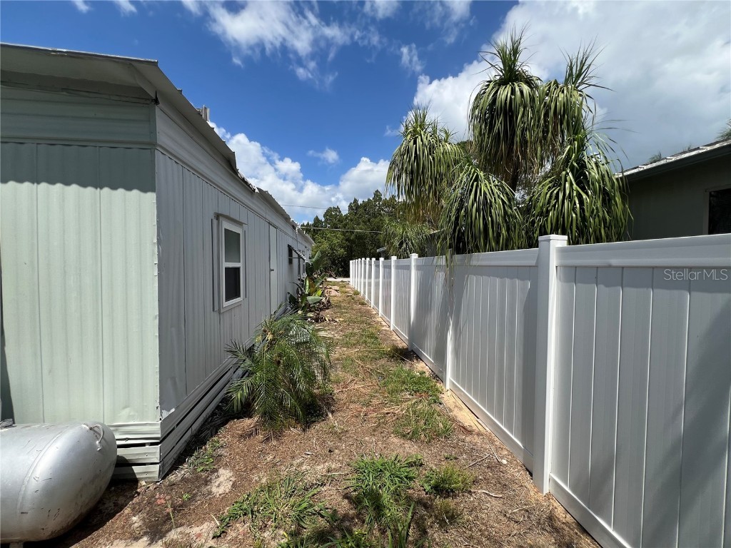 12635 Milwaukee Avenue Tavares FL 32778 - HARRIS CHAIN OF LAKES O6271809 image15