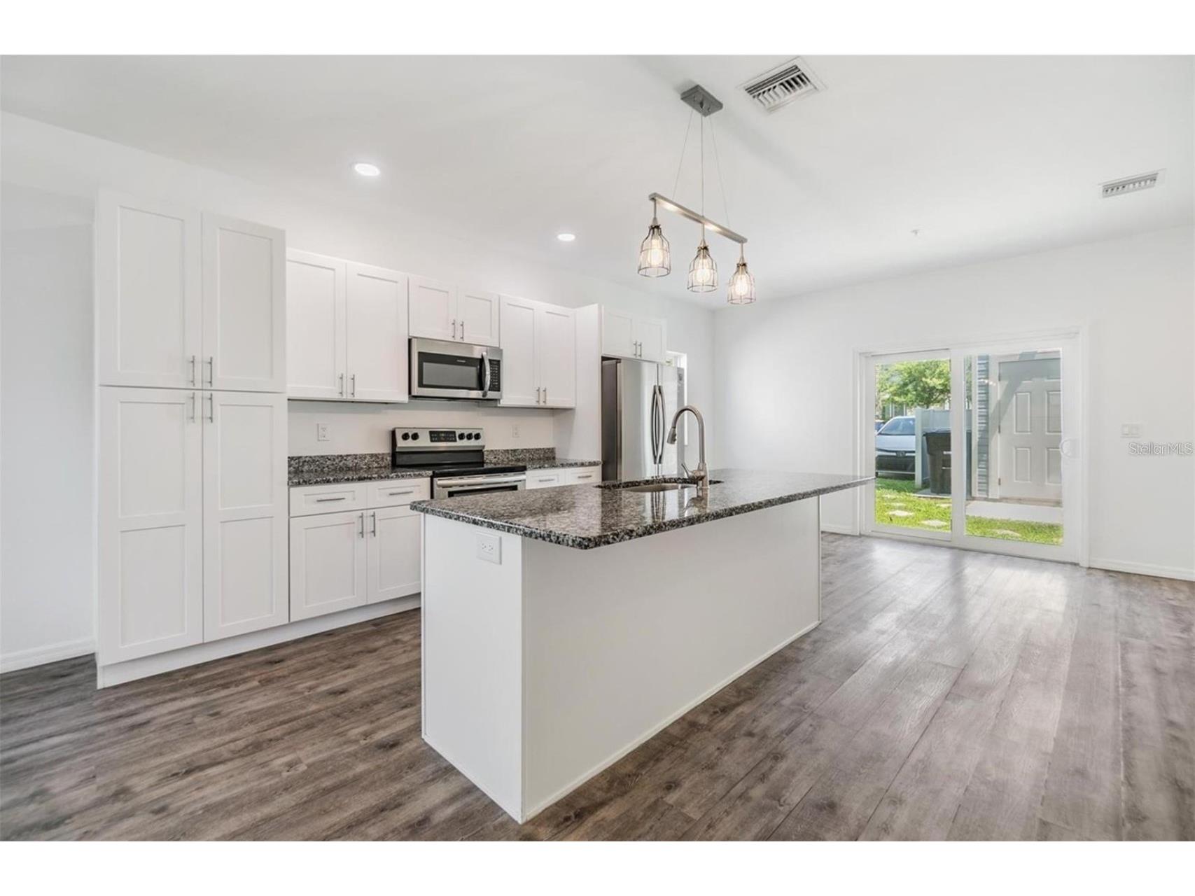 1264 Pierce Street Clearwater FL 33756 W7884649 image2