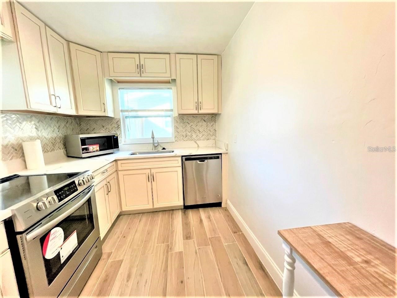 12644 81st Terrace Seminole FL 33776 TB8497937 image3