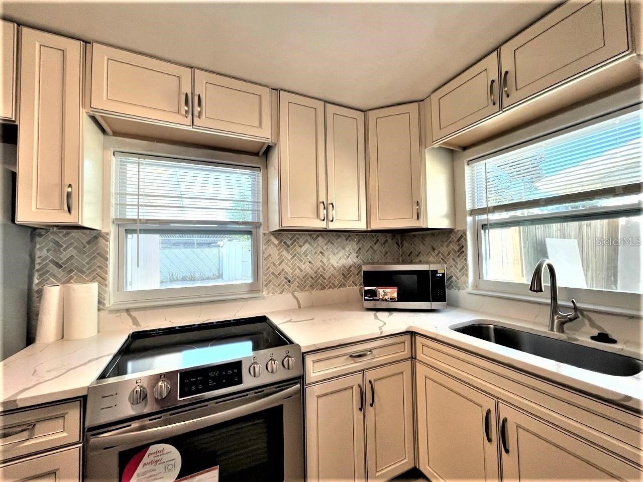 12644 81st Terrace Seminole FL 33776 TB8497937 image4