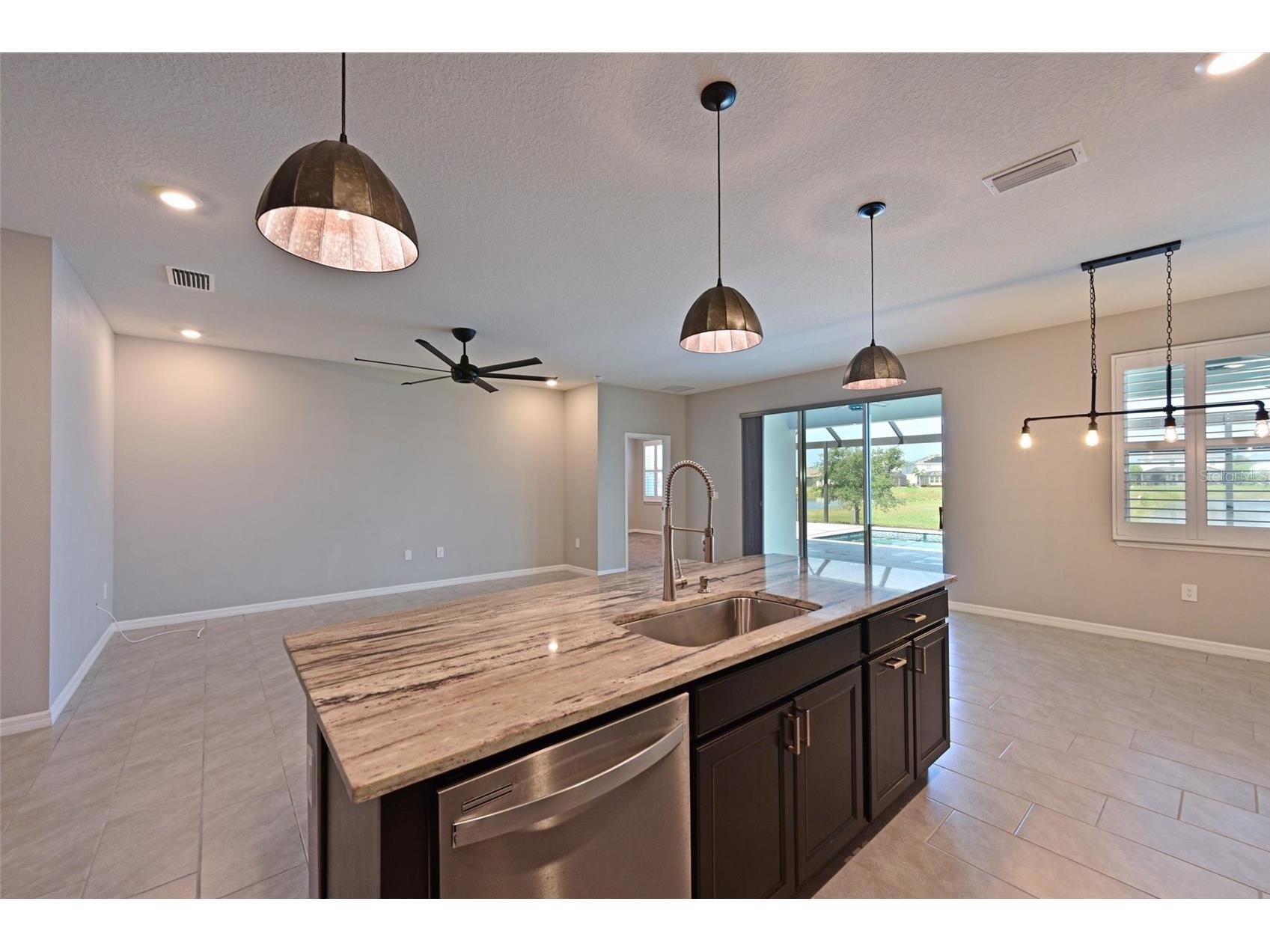 12645 Promenade Estates Boulevard Sarasota FL 34238 A4693726 image8