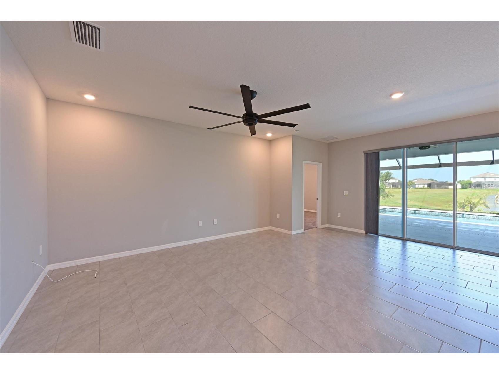 12645 Promenade Estates Boulevard Sarasota FL 34238 A4693726 image9